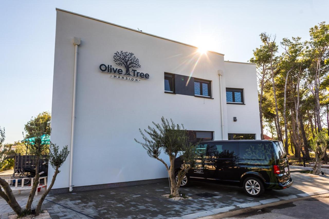 Апартаменти Olive Tree Mansion Вир Екстер'єр фото