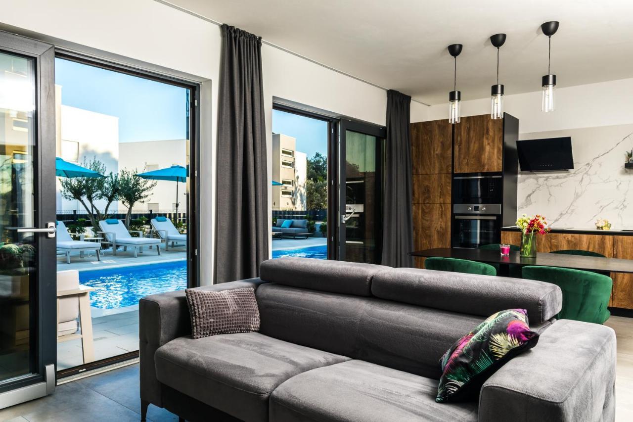 Апартаменти Olive Tree Mansion Вир Екстер'єр фото