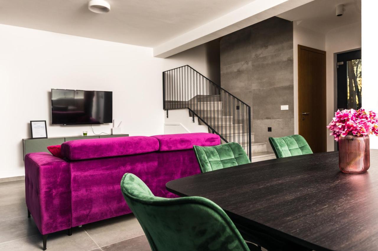 Апартаменти Olive Tree Mansion Вир Екстер'єр фото